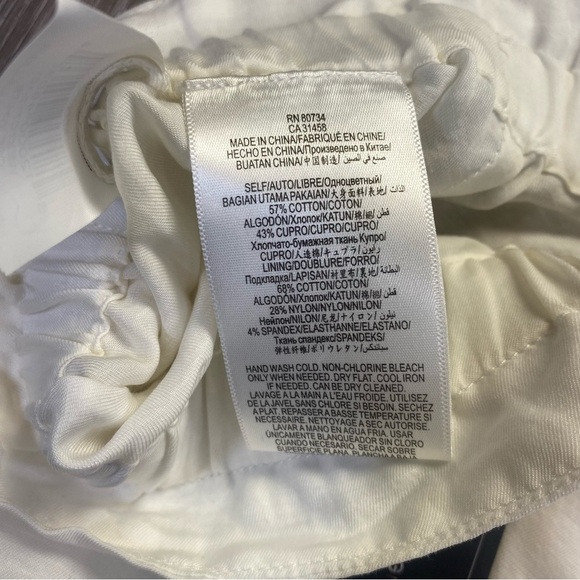 BCBG Women’s White Linen Blend Elastic Waist Shorts - Picture 9 of 9